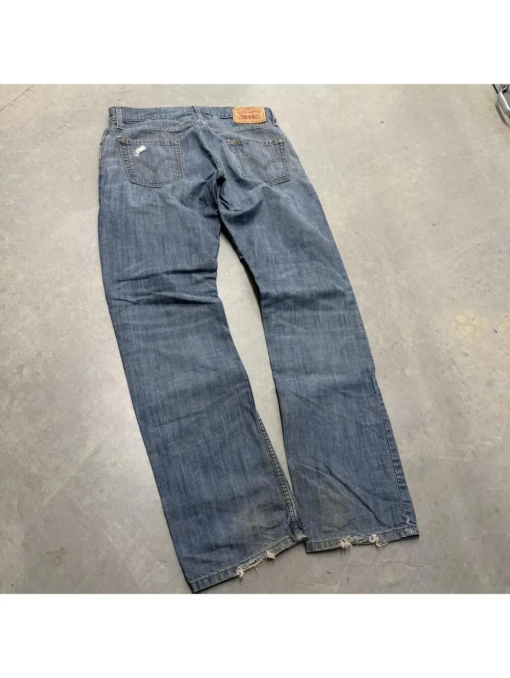 Y2K Men's Levi's 514 Blue Workwear Straight Jean Sized 31x32